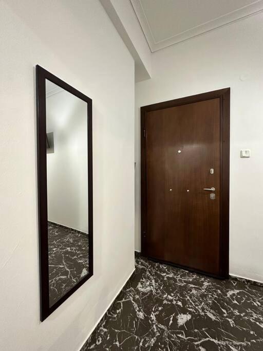 Modern & Minimal Athens Apartment Atenas Exterior foto